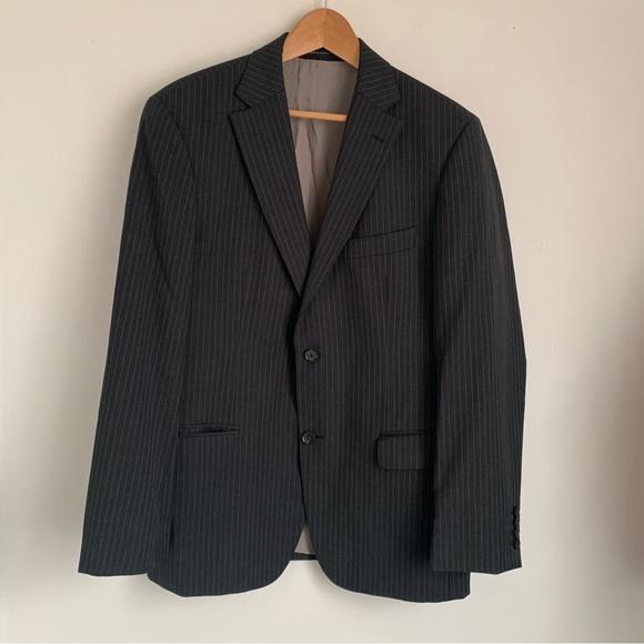 Hugo Boss Suit - Picture 4 of 16